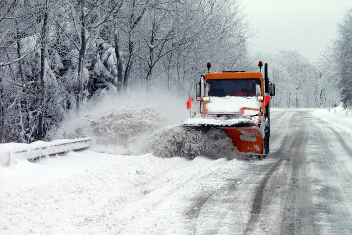 Дороги Забайкалья от снега очищают 52 единицы техники и 84 рабочих