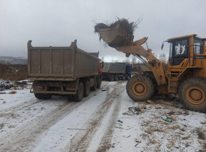 Незаконные свалки начали убирать в Ингодинском районе Читы