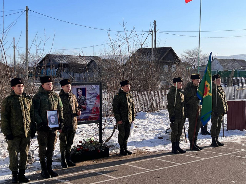Памятную доску открыли в школе села Мирсаново в честь погибшего на СВО Романа Полухина