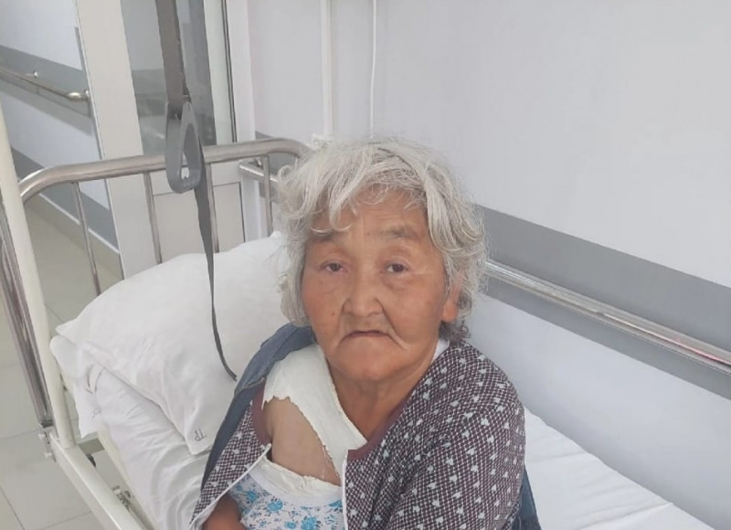 Страдающая потерей памяти пенсионерка ушла из больницы и пропала в Чите