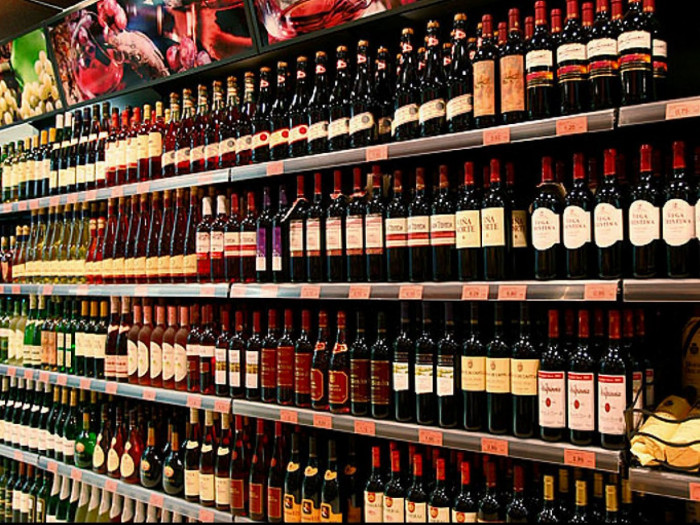 Роспотребнадзор запретил продажу более 20 тыс. литров вина в Забайкалье