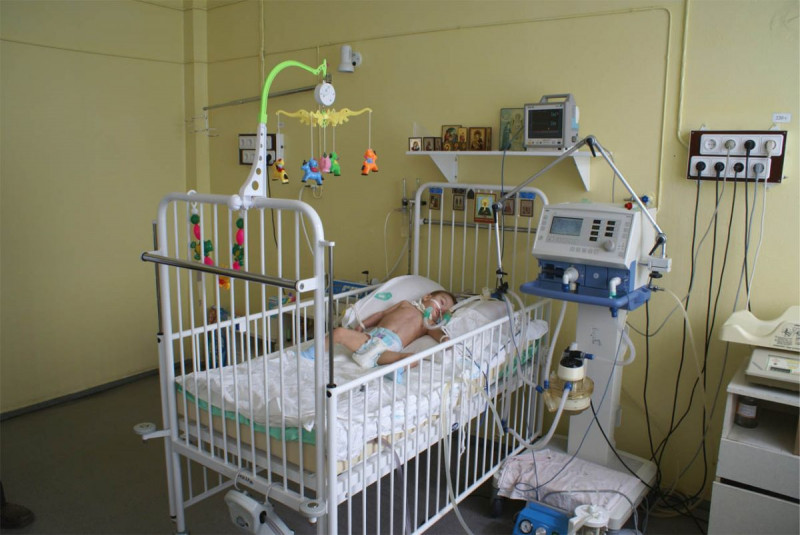 Двухлетняя девочка в Чите попала в больницу из-за отравления каплями «Нафтизин»
