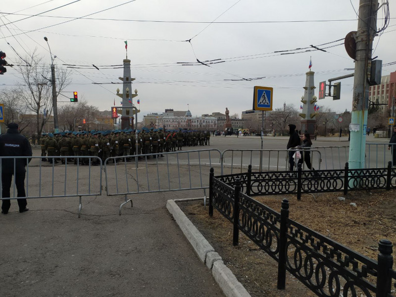 Журналиста ZabNews не пустили на открытую для посещения площадь Ленина в Чите
