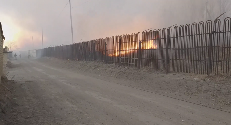 Три пожарные части тушат ГРЭС в Чите