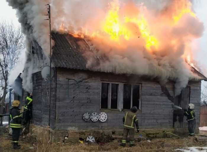 Три человека погибло на пожарах жилых домов за сутки в Забайкалье