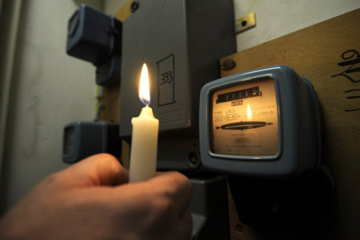 Два микрорайона Краснокаменска остались без электричества из-за грозы