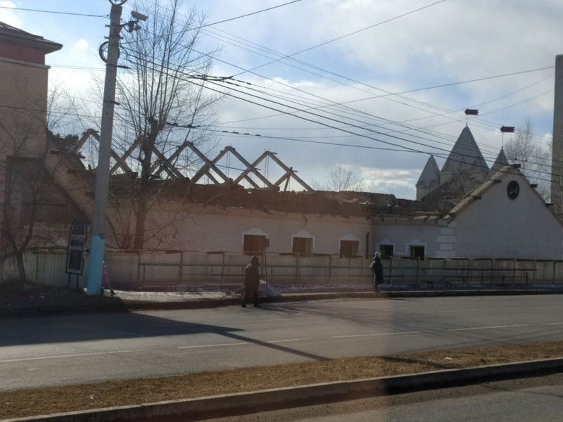 Крышу здания Кукольного театра «Тридевятое царство» снесли в Чите