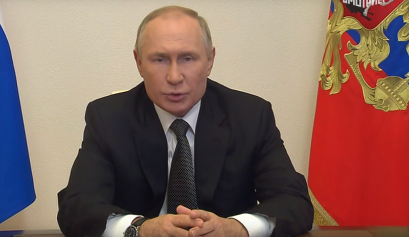 Путин ввёл военное положение на территории четырёх новых регионов РФ