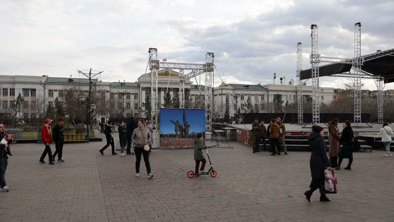 Баннер с изображением памятника Освободителям Риги. Фото пресс-службы правительства Забайкалья