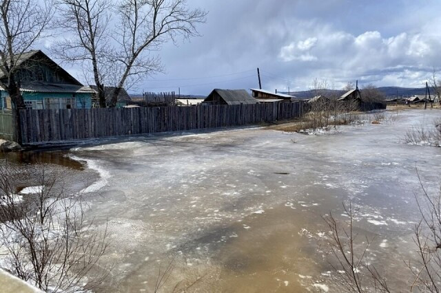 МЧС Забайкалья сообщило, что вода начала уходить из подтопленного Могзона