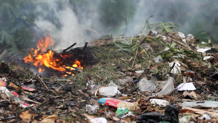 Пожарные Забайкалья пять раз за сутки тушили мусор