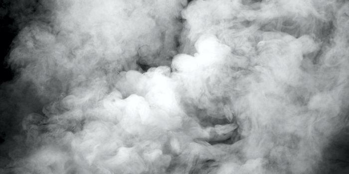 Житель Читы чуть не отравился дымом в запертом гараже