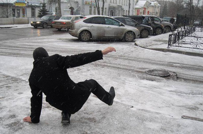Автомобилистов предупредили о снегопаде и наледи на дорогах в Забайкалье 11-12 февраля