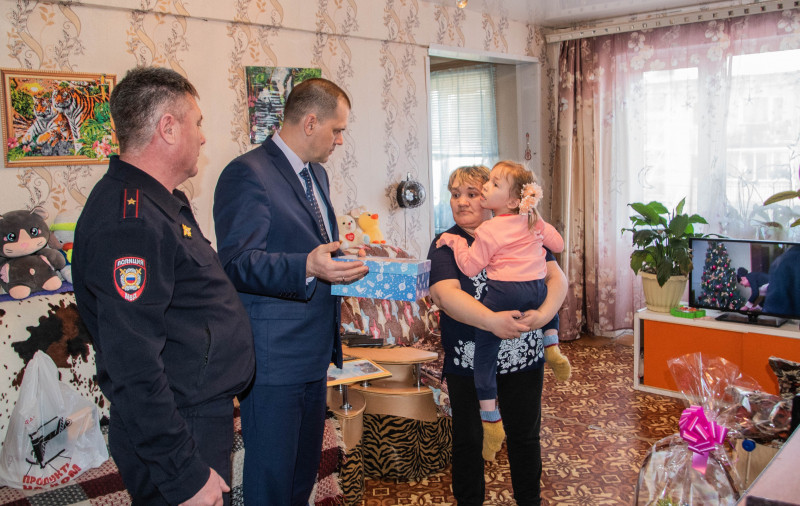 Забайкальская полиция исполнила желание девочки из посёлка Сбега