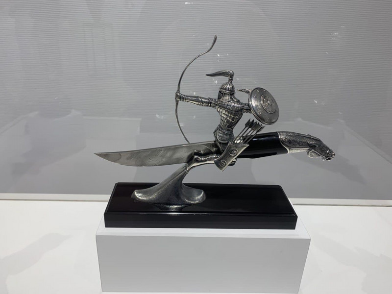 Выставка знаменитого скульптора-оружейника Баясхаланов открылась в Чите