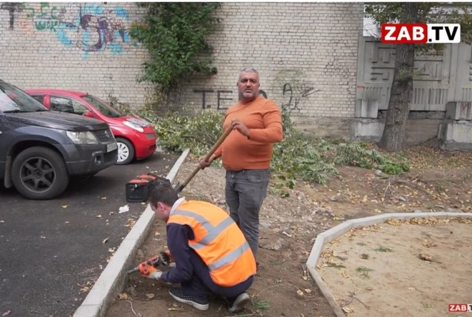 Подрядчика по ремонту дворов будут судить за угрозы лопатой журналистам в Чите 